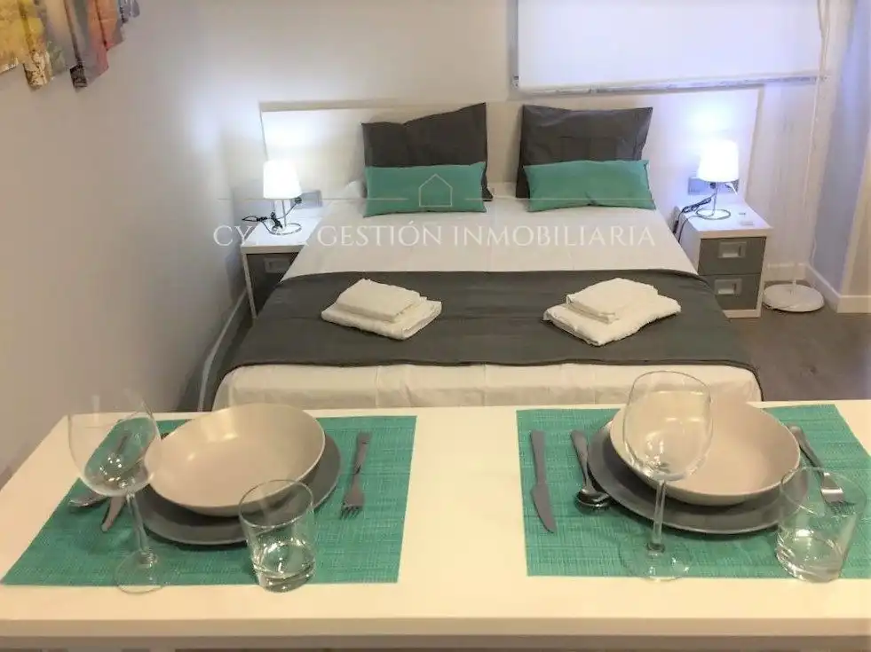 Flat with balcony to rent in Azafranal