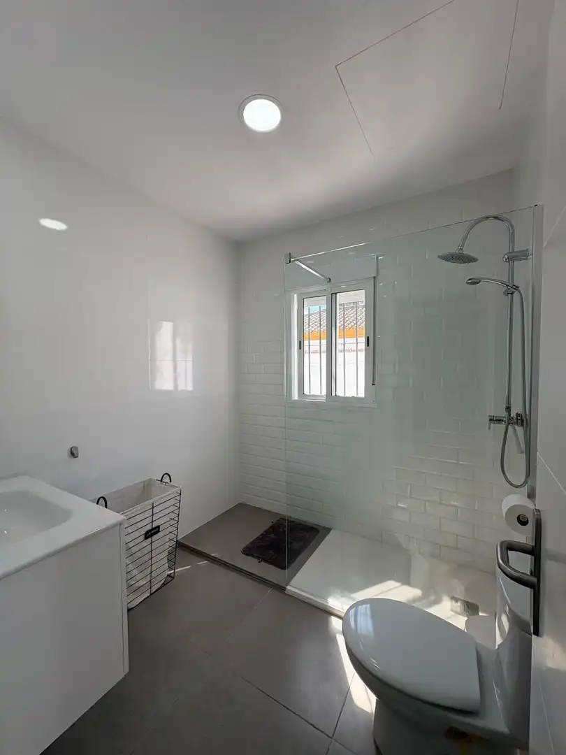 Bathroom of Houses for sale in Chiclana de la Frontera  with Air Conditioner, Private garden and Terrace