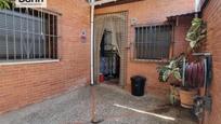 Vista exterior de Casa adosada en venda en  Córdoba Capital amb Aire condicionat, Calefacció i Terrassa