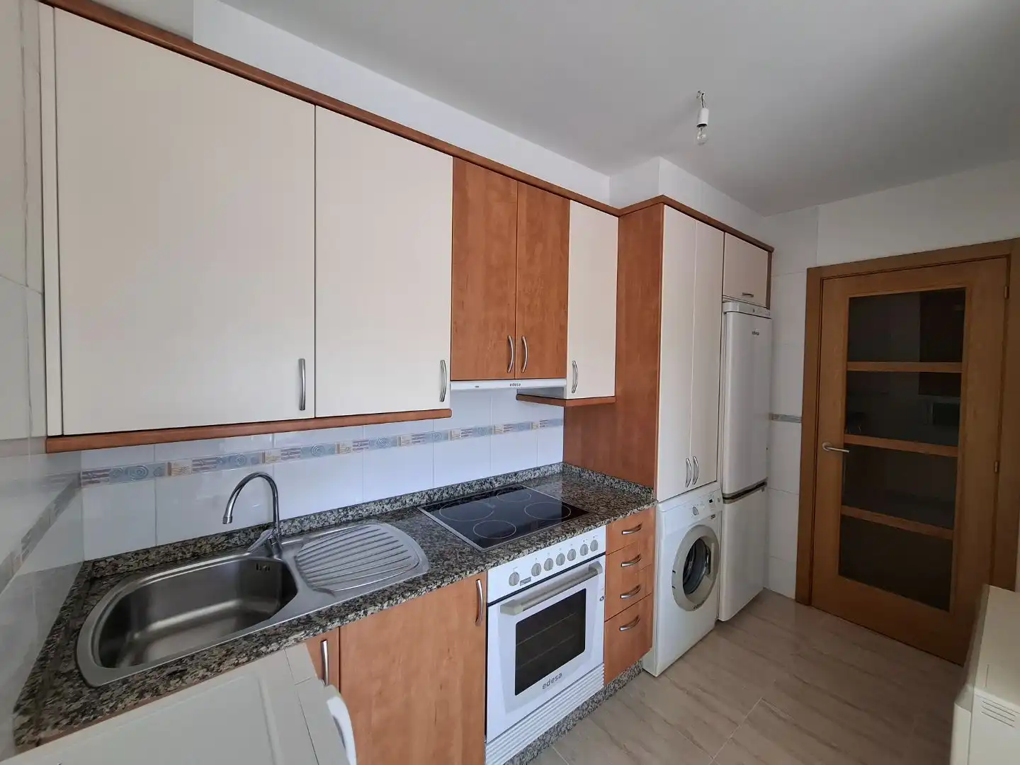 Küche von Wohnung zur Miete in Boiro mit Terrasse und Balkon