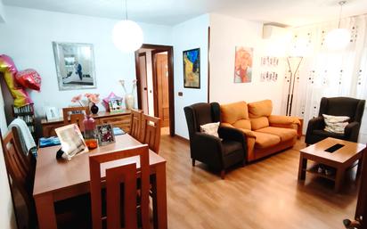 Living room of Flat for sale in Móstoles  with Air Conditioner, Heating and Oven