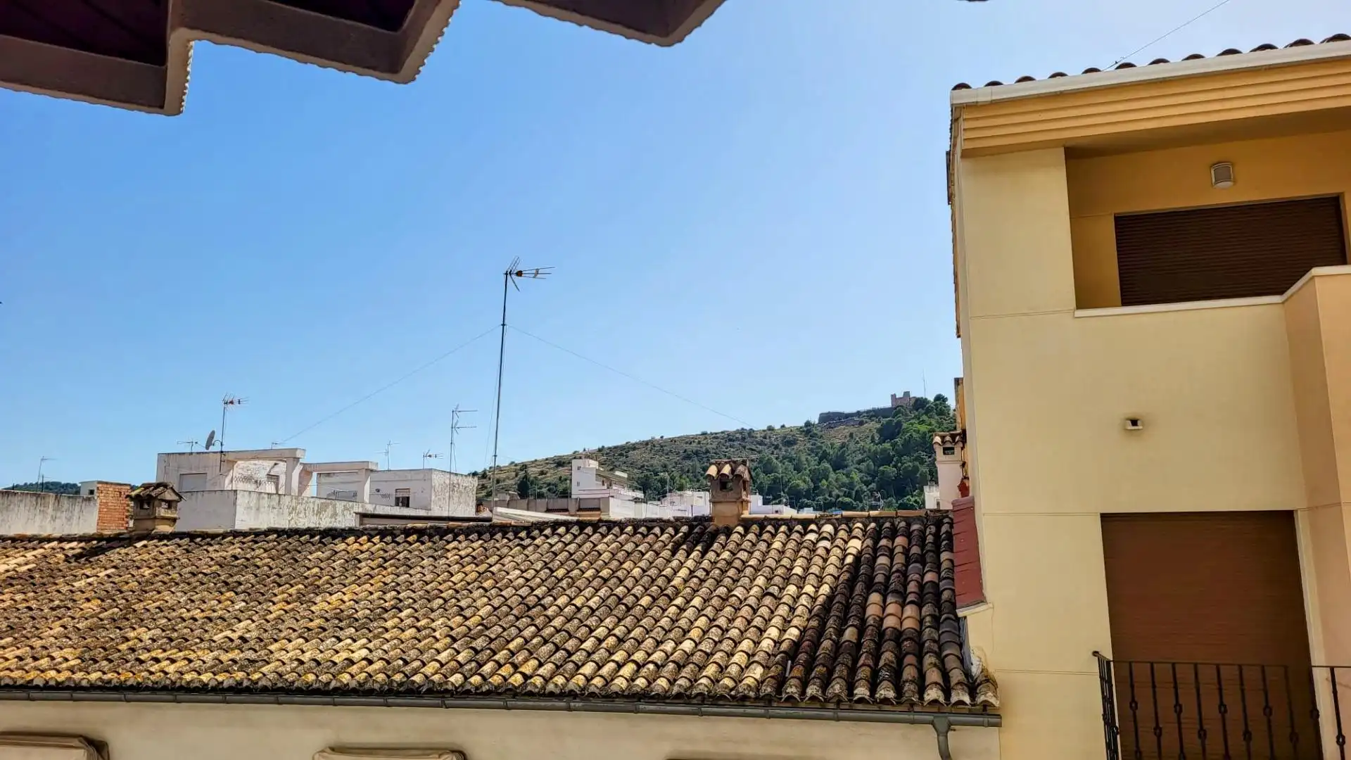 Vista exterior de Pis en venda en Oliva amb Balcó