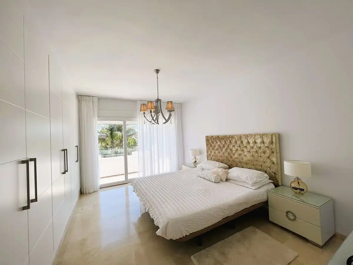 Casa amb piscina en venda a Nueva Andalucía, imagen 5