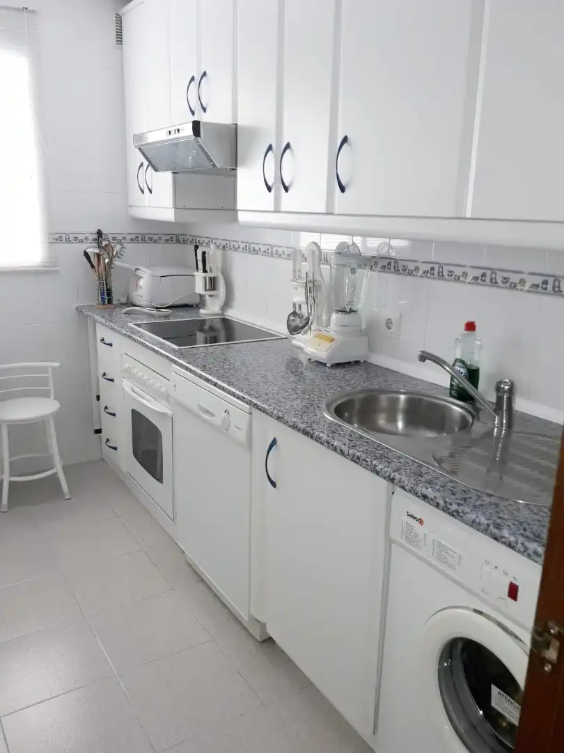 Flat for rent in Calle Pintor Alonso Cano, Centro - Calzada - Cabo Noval