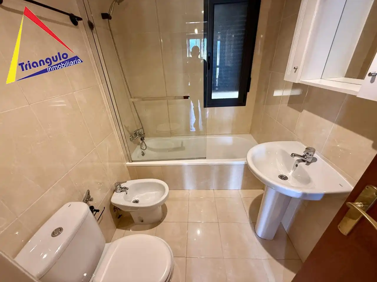 Badezimmer von Wohnung zur Miete in La Lastrilla  mit Heizung und Möbliert