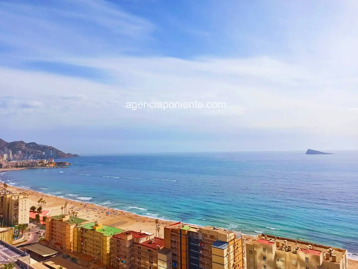 Vista exterior de Piso de alquiler en Benidorm con Aire acondicionado, Calefacción y Terraza