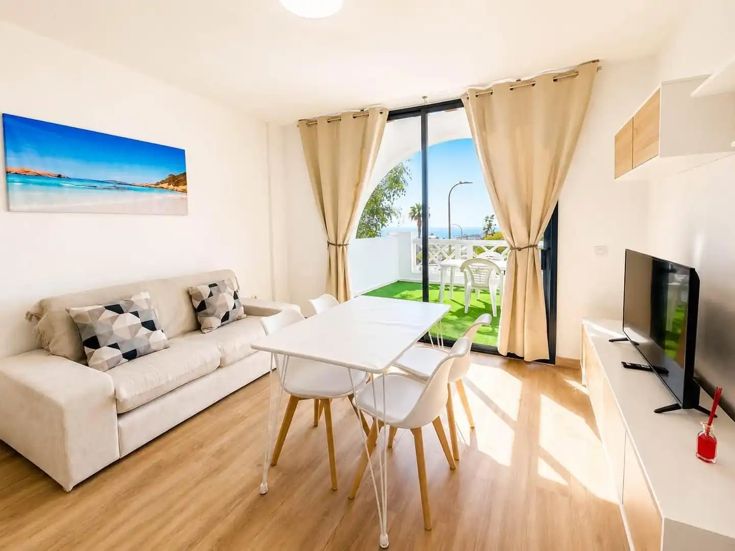 Sala d'estar de Estudi de lloguer en Adeje amb Terrassa i Moblat