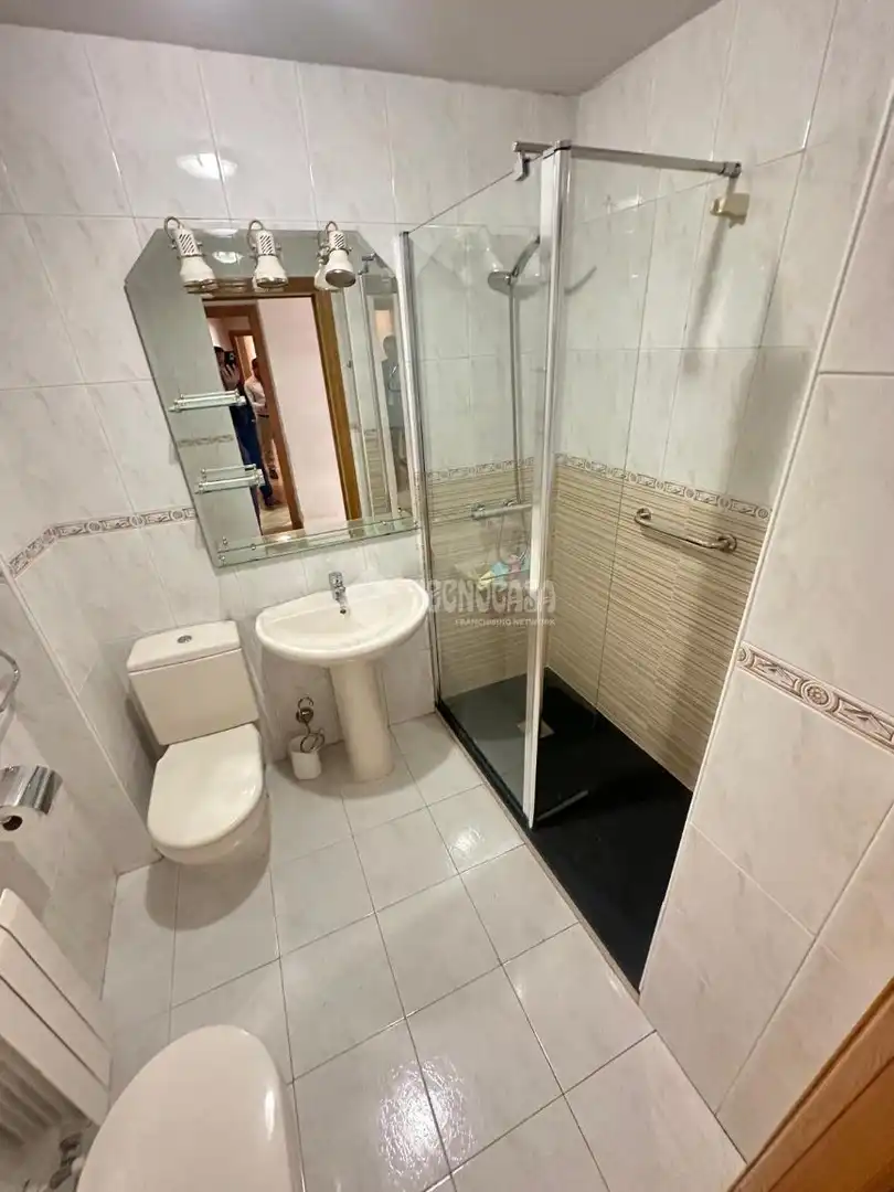 Baño de Piso en venta en El Arroyo - La Fuente