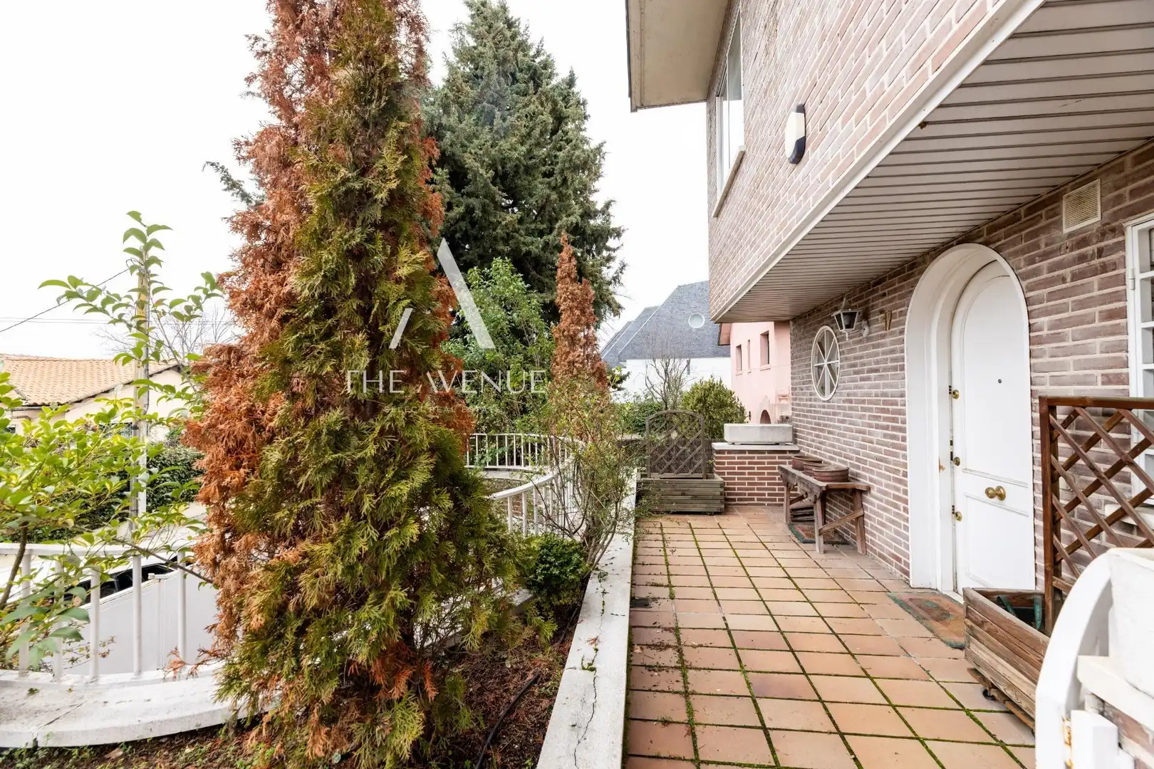 Vista exterior de Casa adosada en venda en Pozuelo de Alarcón amb Calefacció, Jardí privat i Terrassa