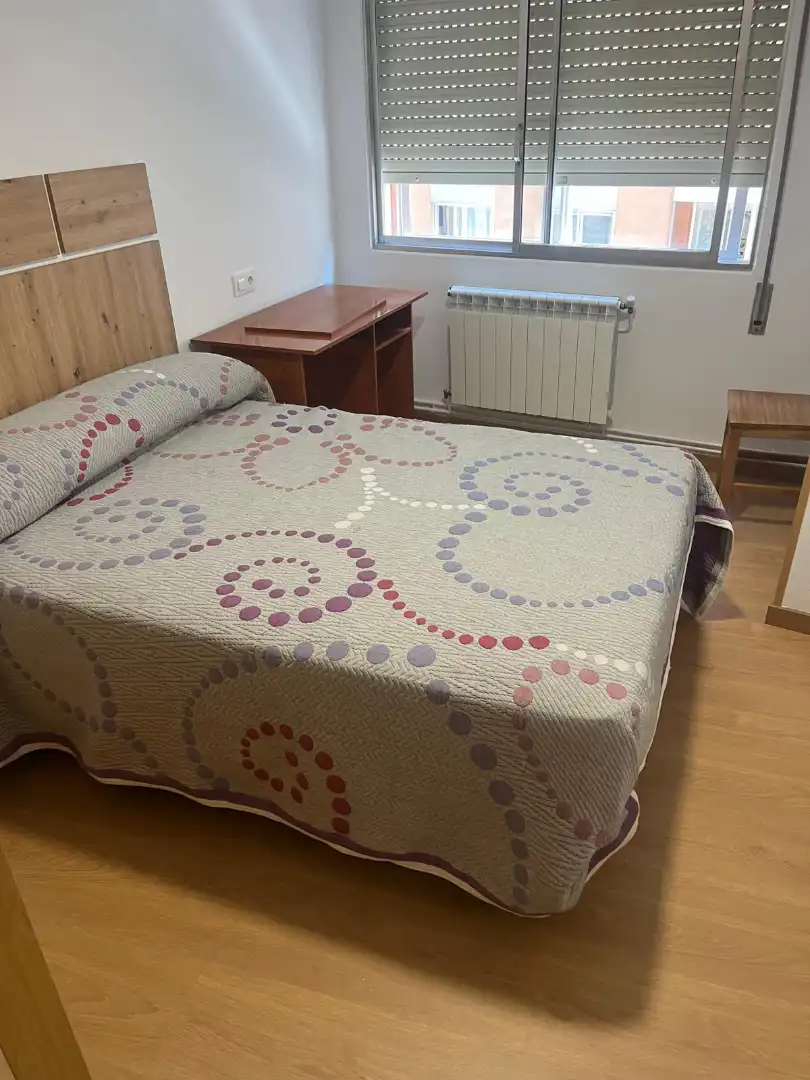 Bedroom of Flat for rent in Santiago de Compostela   with Furnished