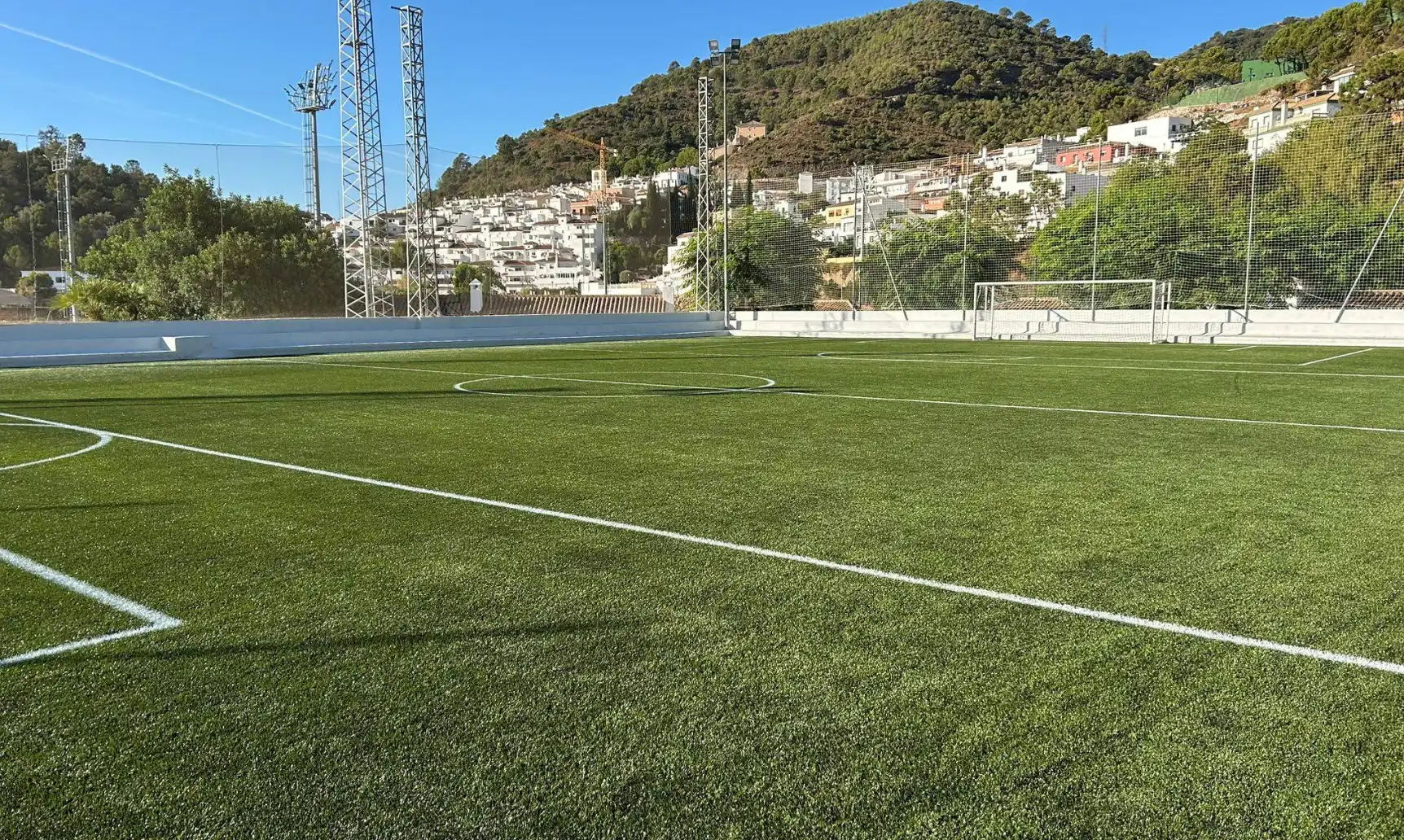 Vista exterior de Piso en venta en Benahavís con Trastero, Amueblado y Alarma