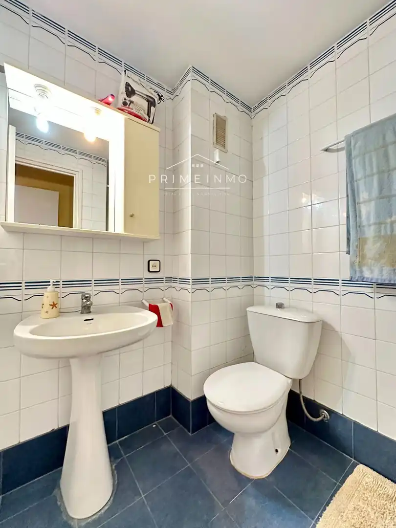Badezimmer von Dachboden zum Verkauf in L'Ametlla de Mar  mit Terrasse, Abstellraum und Schwimmbad