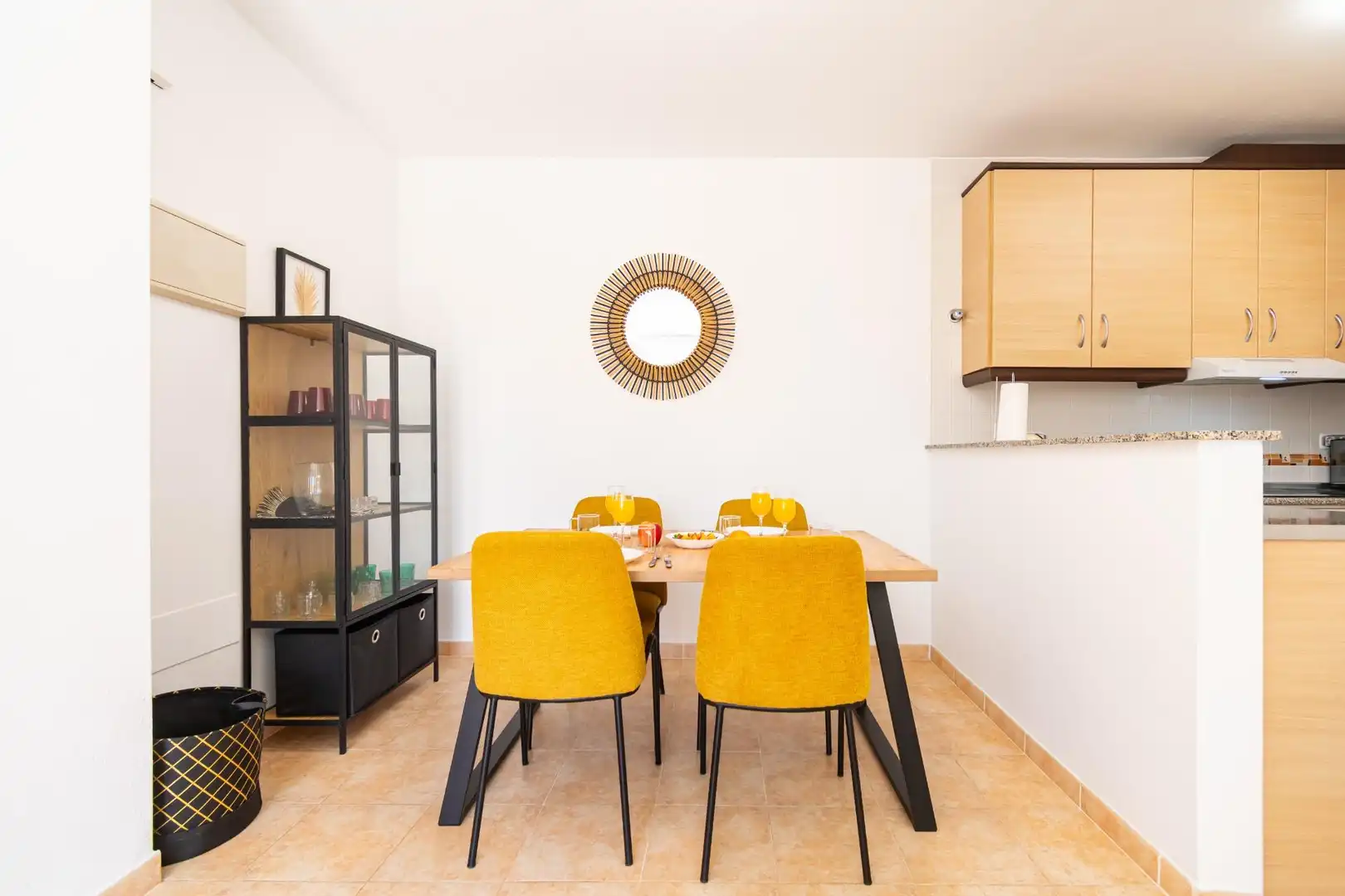 Menjador de Apartament en venda en Águilas amb Aire condicionat, Terrassa i Moblat