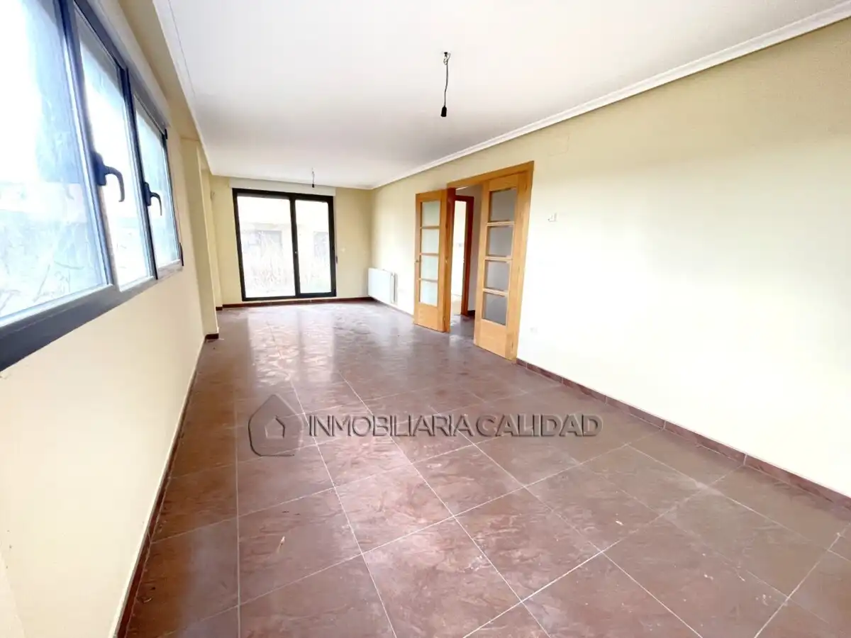 Casa o xalet en venda en Alfoz de Quintanadueñas amb Calefacció
