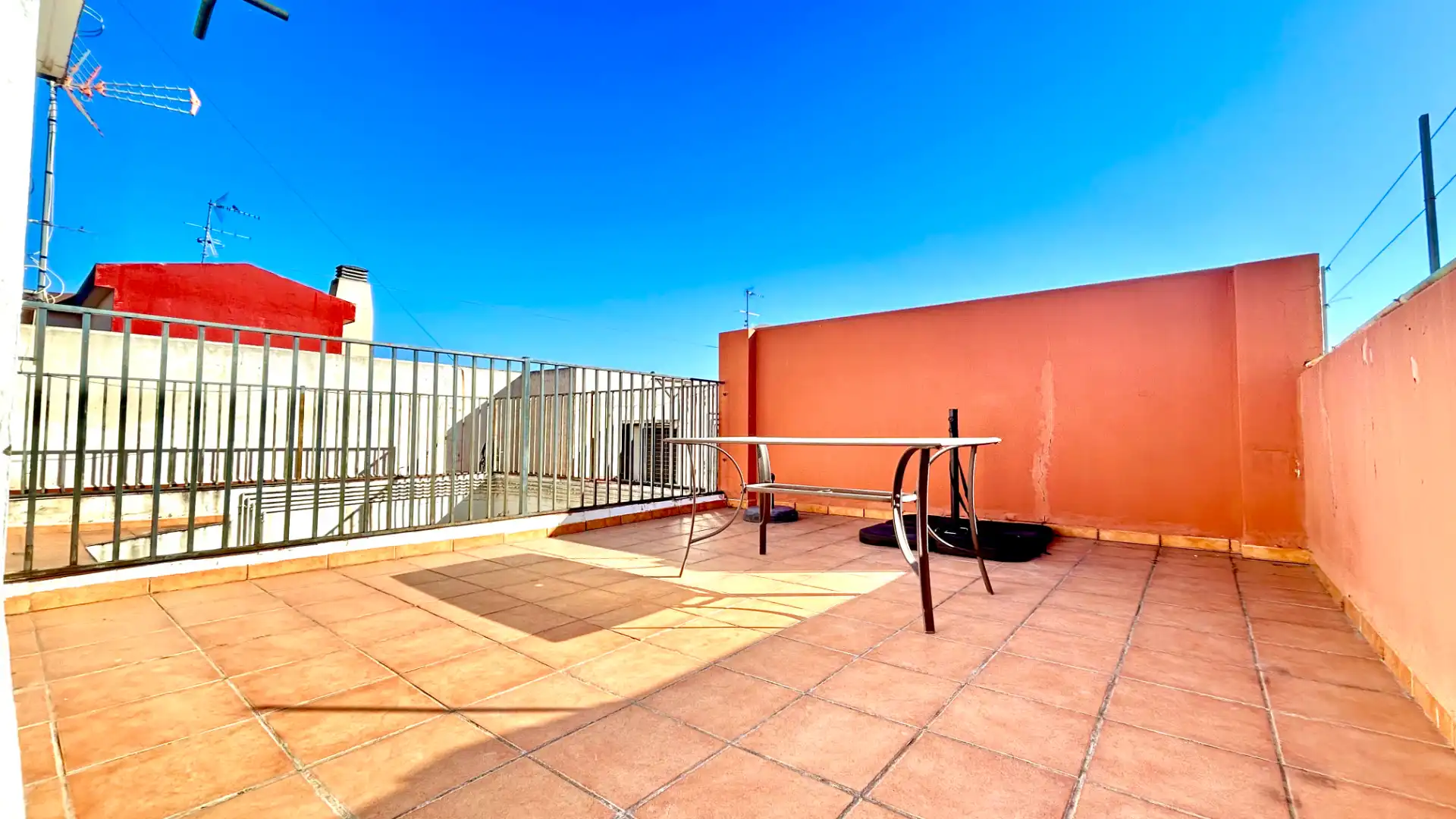 Attic for sale in Carrer de Miquel Adlert i Noguerol, La Constitución - Canaleta