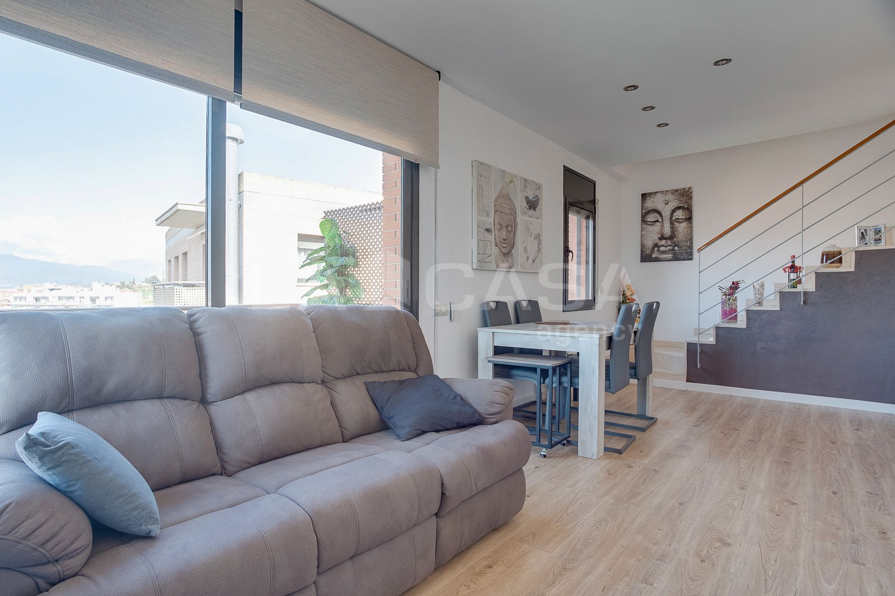 Sala de estar de Dúplex en venta en Les Franqueses del Vallès con Aire acondicionado, Calefacción y Parquet