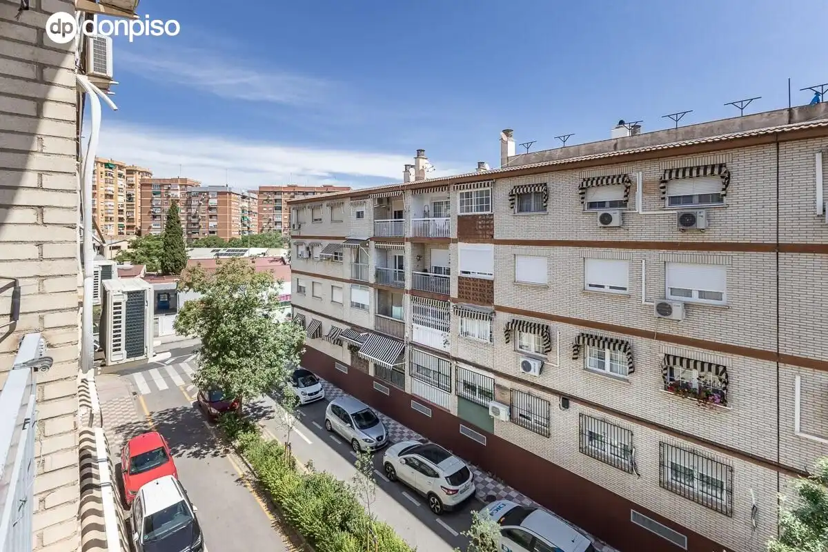 Exterior view of Flat for sale in Granada  with Air Conditioner and Heating