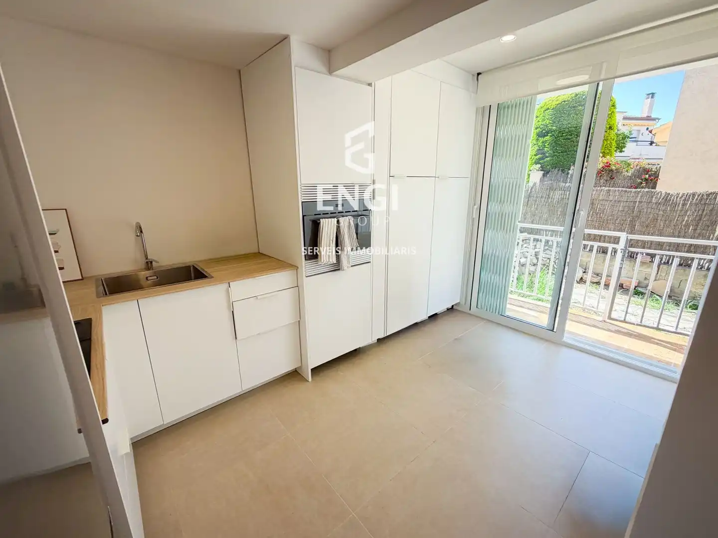 Vista exterior de Piso en venta en El Vendrell con Aire acondicionado, Calefacción y Terraza