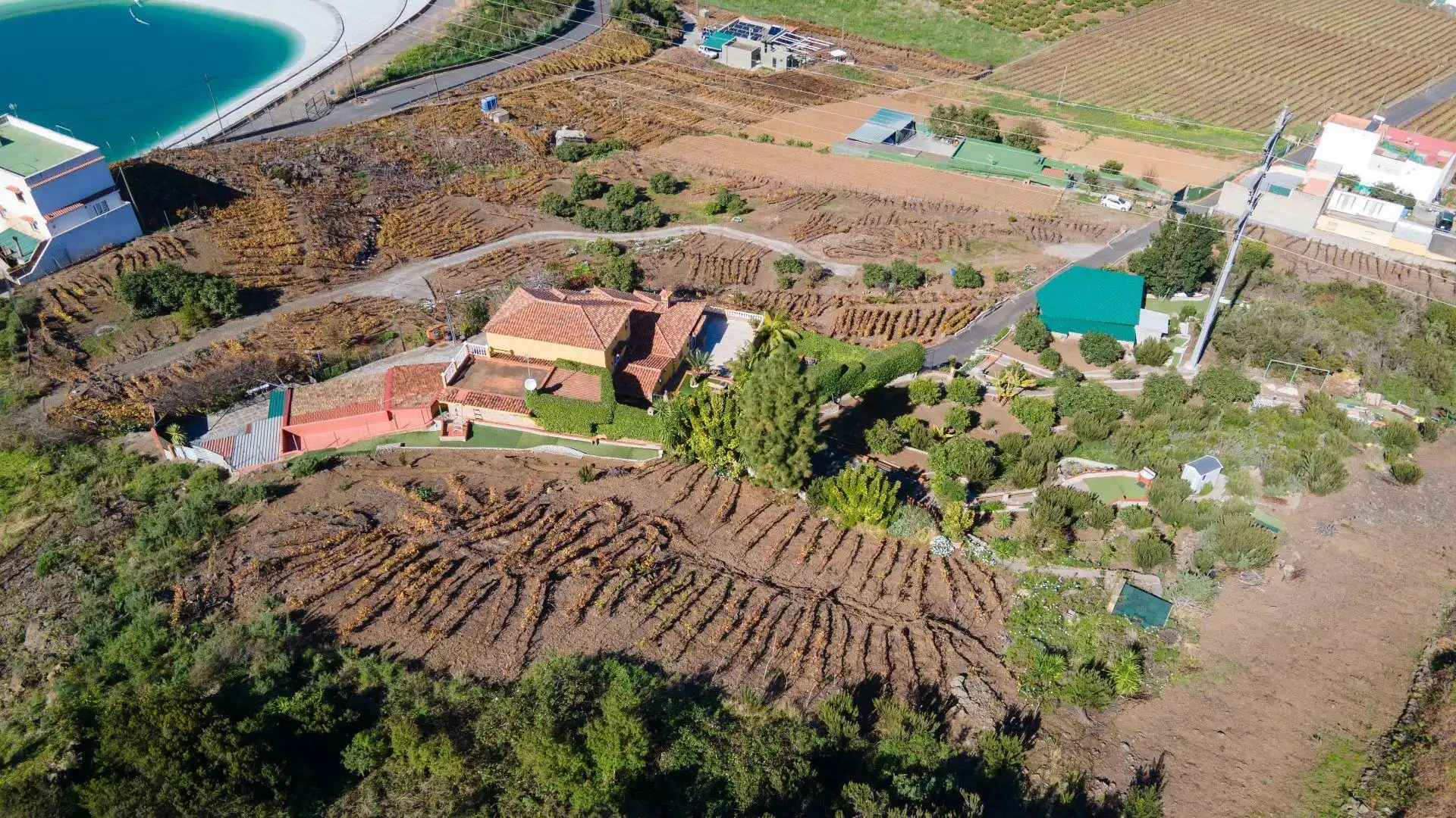 Houses for sale in La Orotava  with Heating, Private garden and Storage room