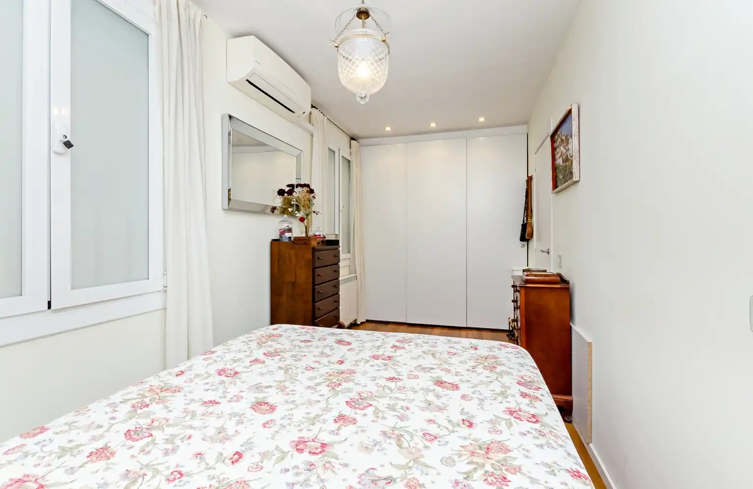 Schlafzimmer von Wohnung zum Verkauf in Barcelona mit Klimaanlage, Heizung und Parkett