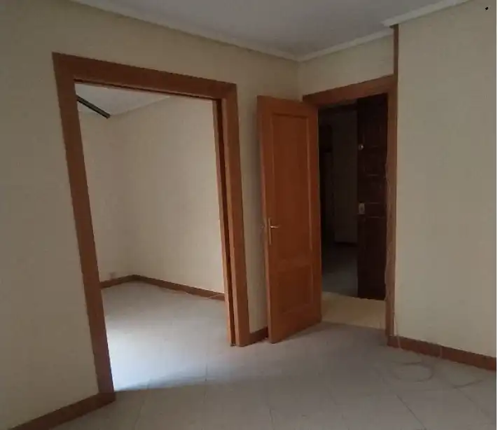Piso en venta en C/ Maria Teresa Gil de Garate , Gran Via