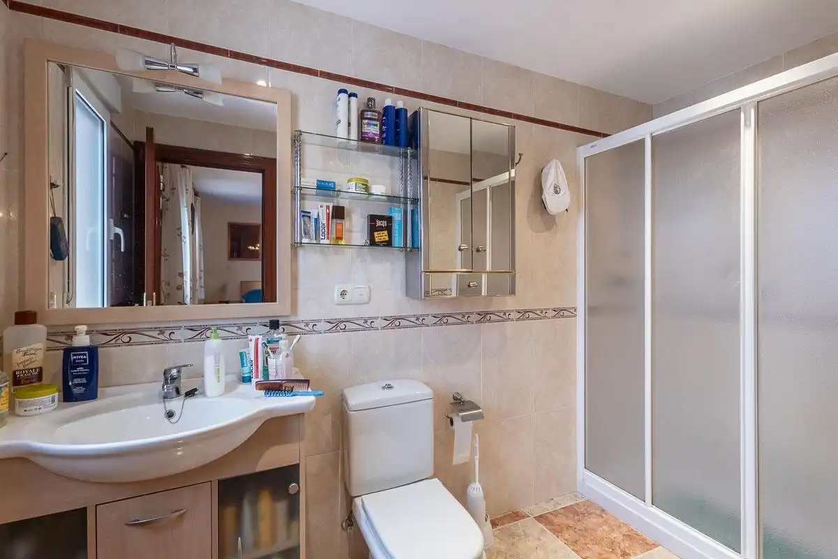 Baño de Casa o chalet en venta en Villa de Otura con Jardín privado y Piscina