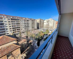 Vista exterior de Pis de lloguer en Salamanca Capital amb Balcó