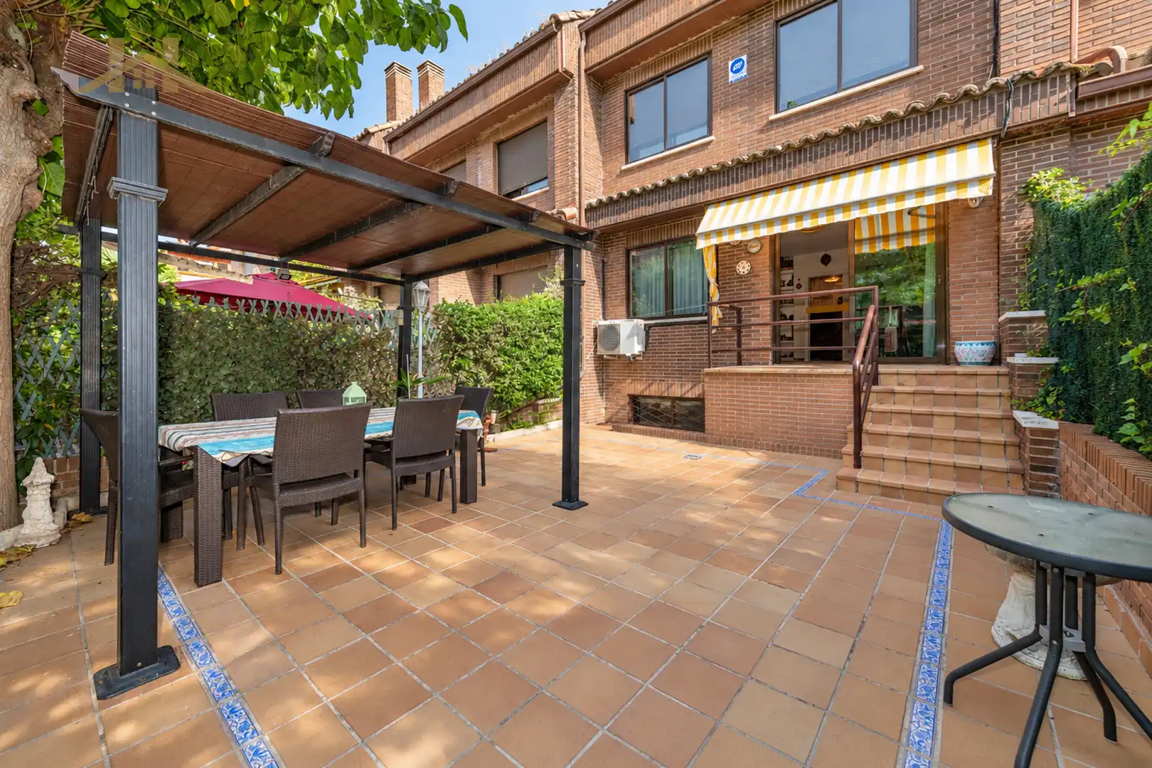 Villa con terrazza in vendita a Calle Júpiter