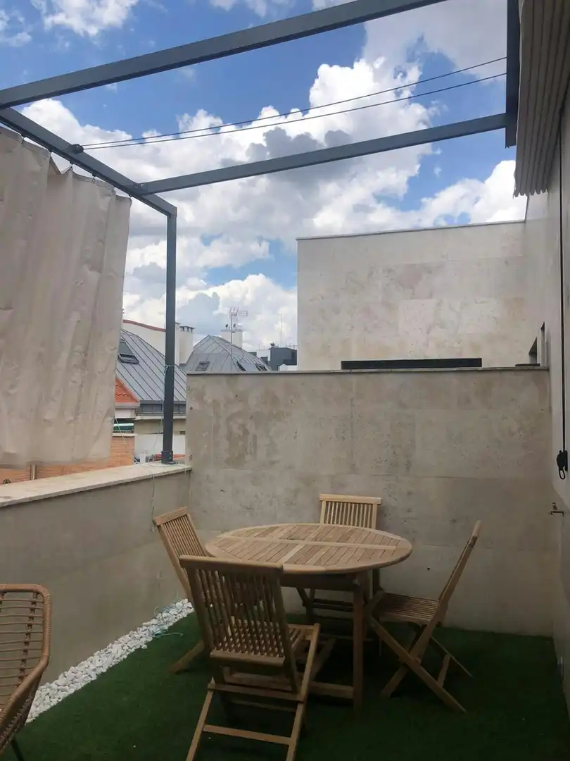 Terrassa de Pis de lloguer en Madrid amb Aire condicionat, Calefacció i Moblat