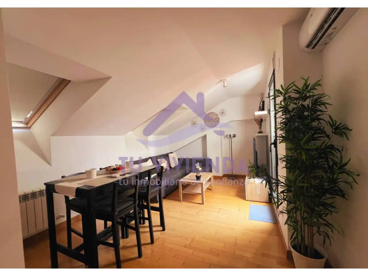 Sala de estar de Piso en venta en Olmedo con Calefacción, Parquet y Terraza