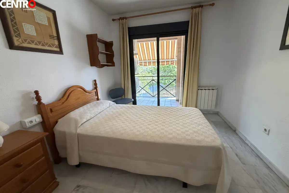 Habitación de Piso en venta en Granada con Aire acondicionado, Calefacción y Jardín privado