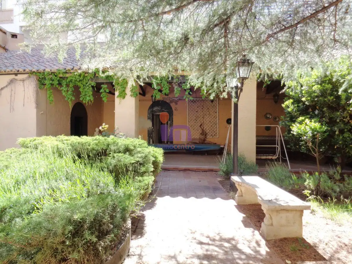 Jardín de Casa o chalet en venta en Valdepeñas con Aire acondicionado, Calefacción y Trastero