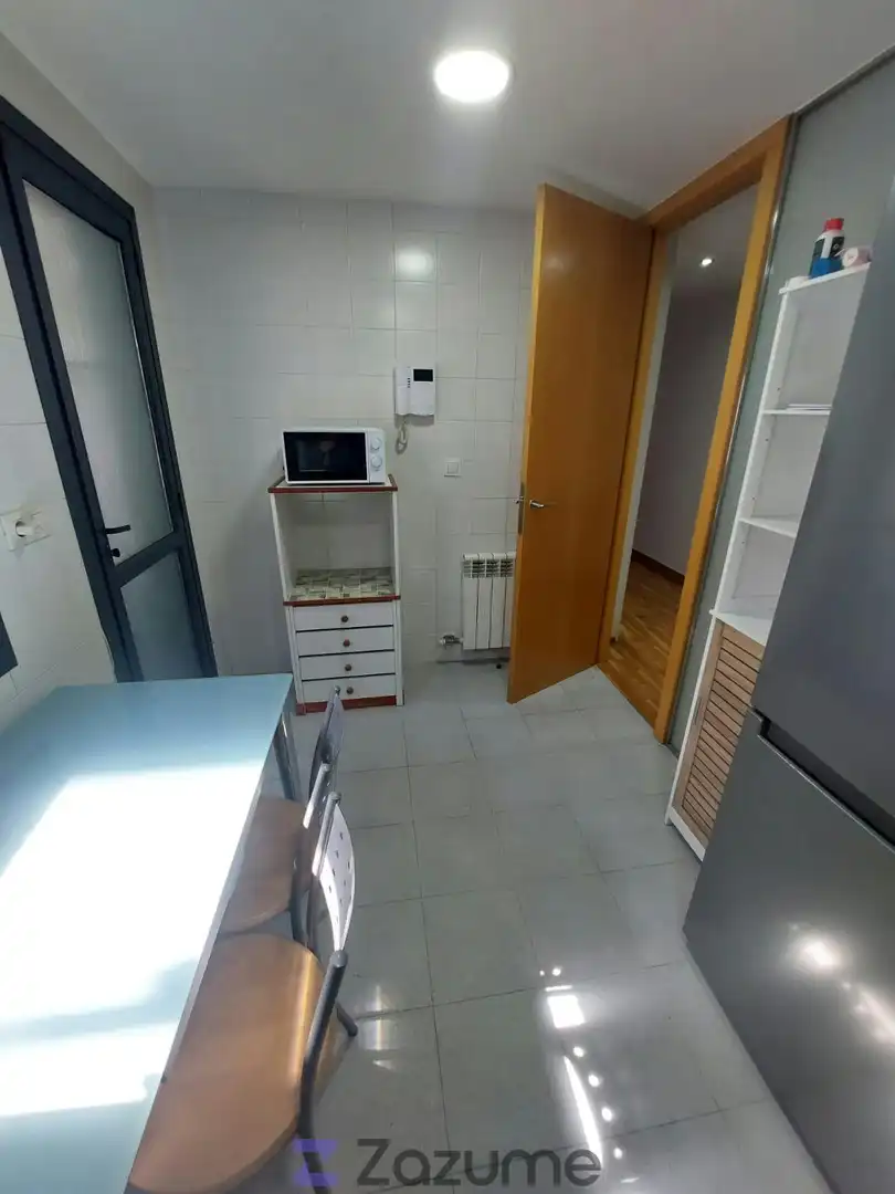 Cocina de Piso de alquiler en Pontevedra Capital  con Calefacción, Trastero y Amueblado