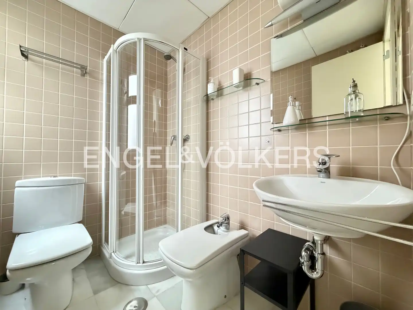 Bathroom of Flat for rent in Sevilla  with Air Conditioner, Heating and Storage room