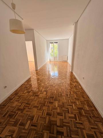 Piso en Alquiler en Calle de Narváez en Goya