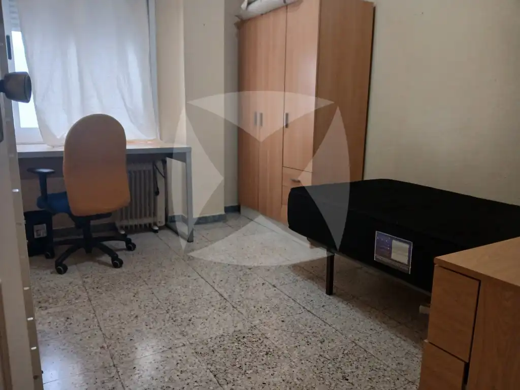 Habitación de Piso de alquiler en Cáceres con Terraza y Amueblado