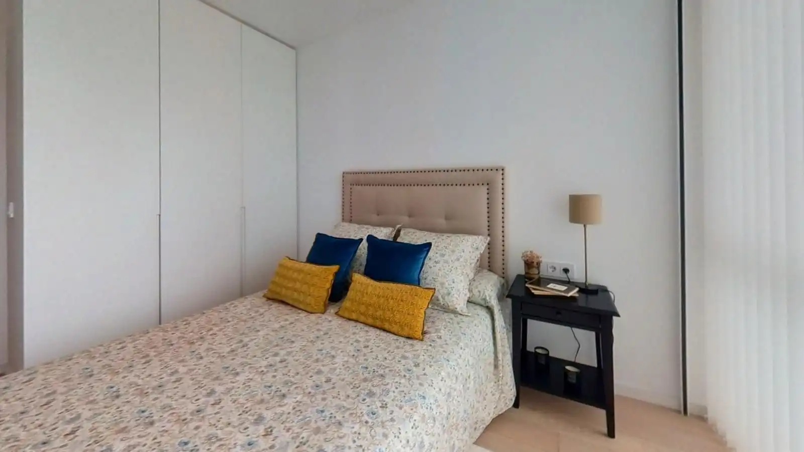 Bedroom of Flat for sale in Santiago de Compostela   with Air Conditioner, Heating and Terrace