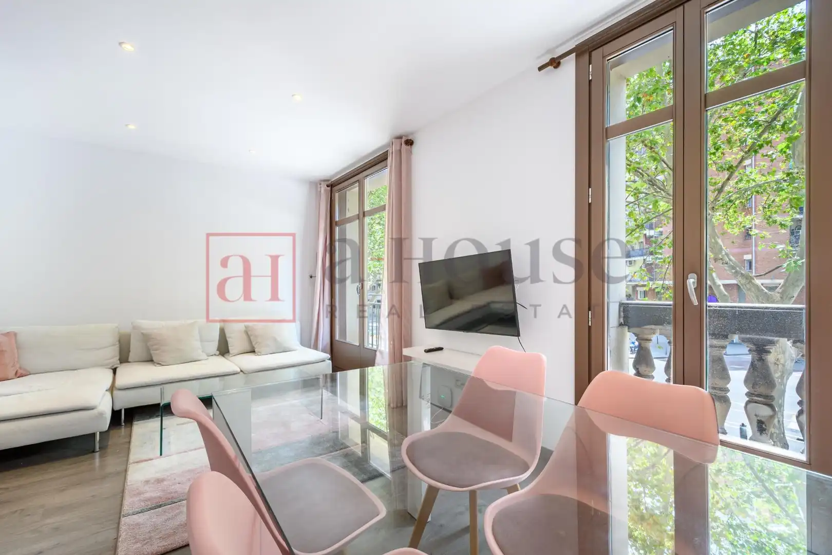 Exterior view of Flat for sale in Barcelona  with Air Conditioner, Heating and Parquet flooring