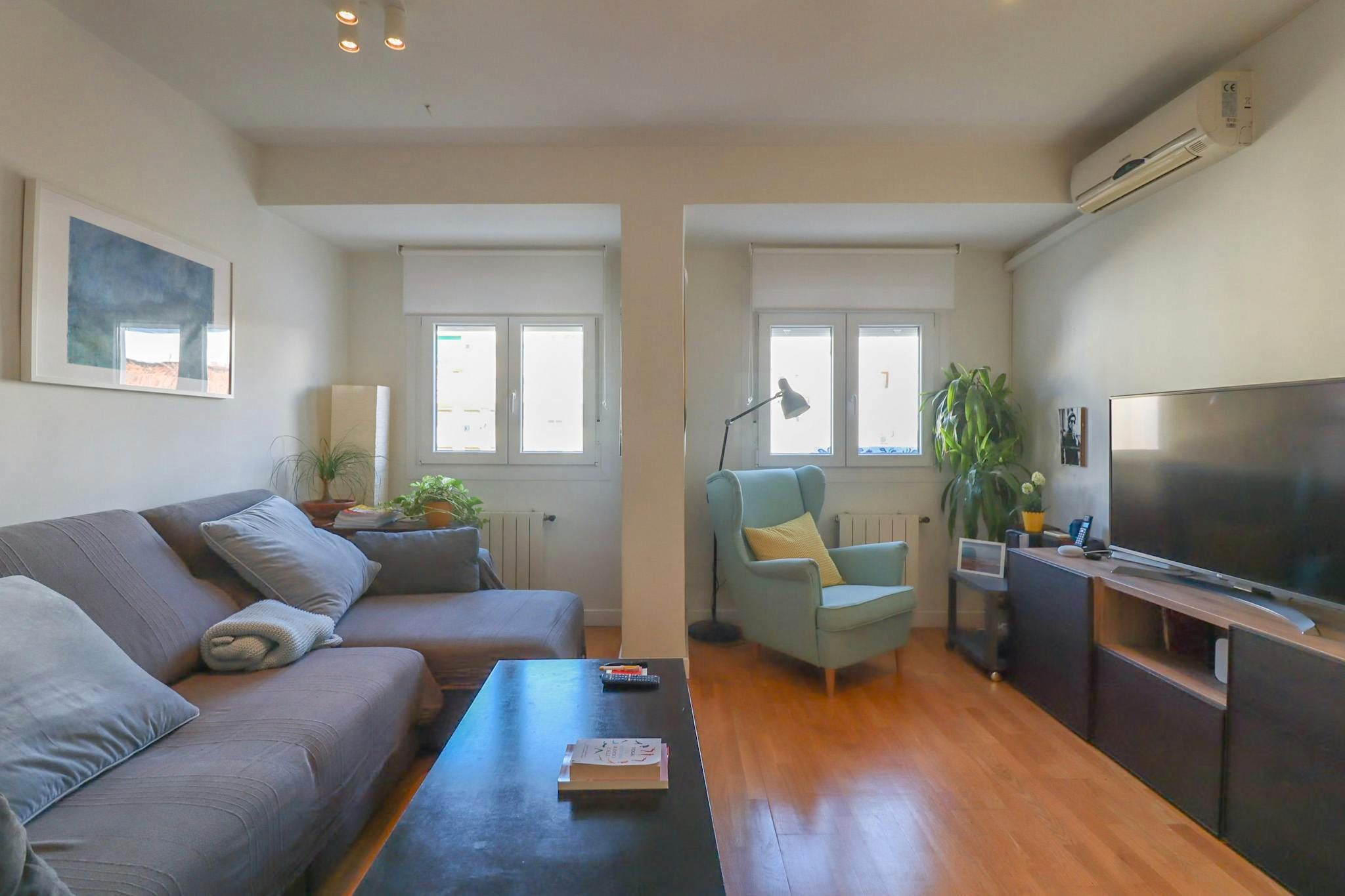 Sala d'estar de Pis de lloguer en  Madrid Capital amb Aire condicionat, Calefacció i Moblat