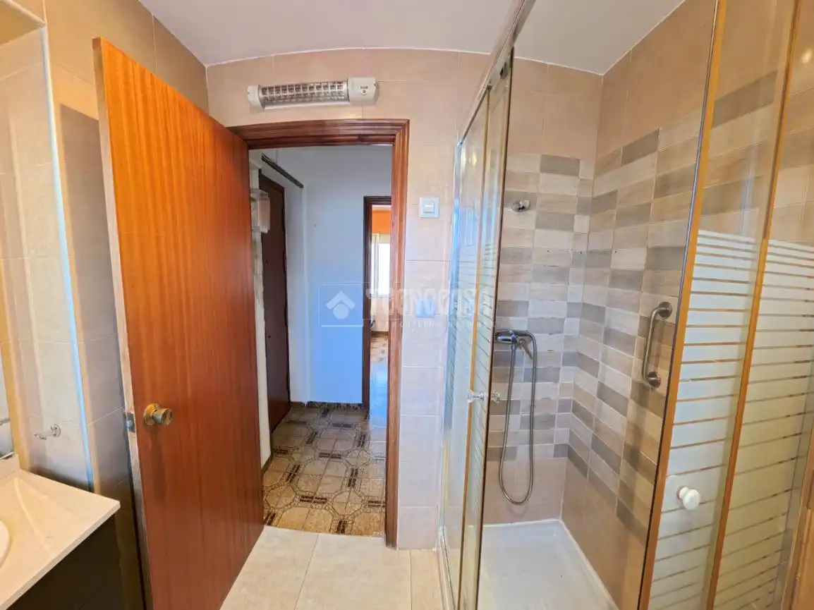 Baño de Piso en venta en Alicante / Alacant con Terraza y Balcón
