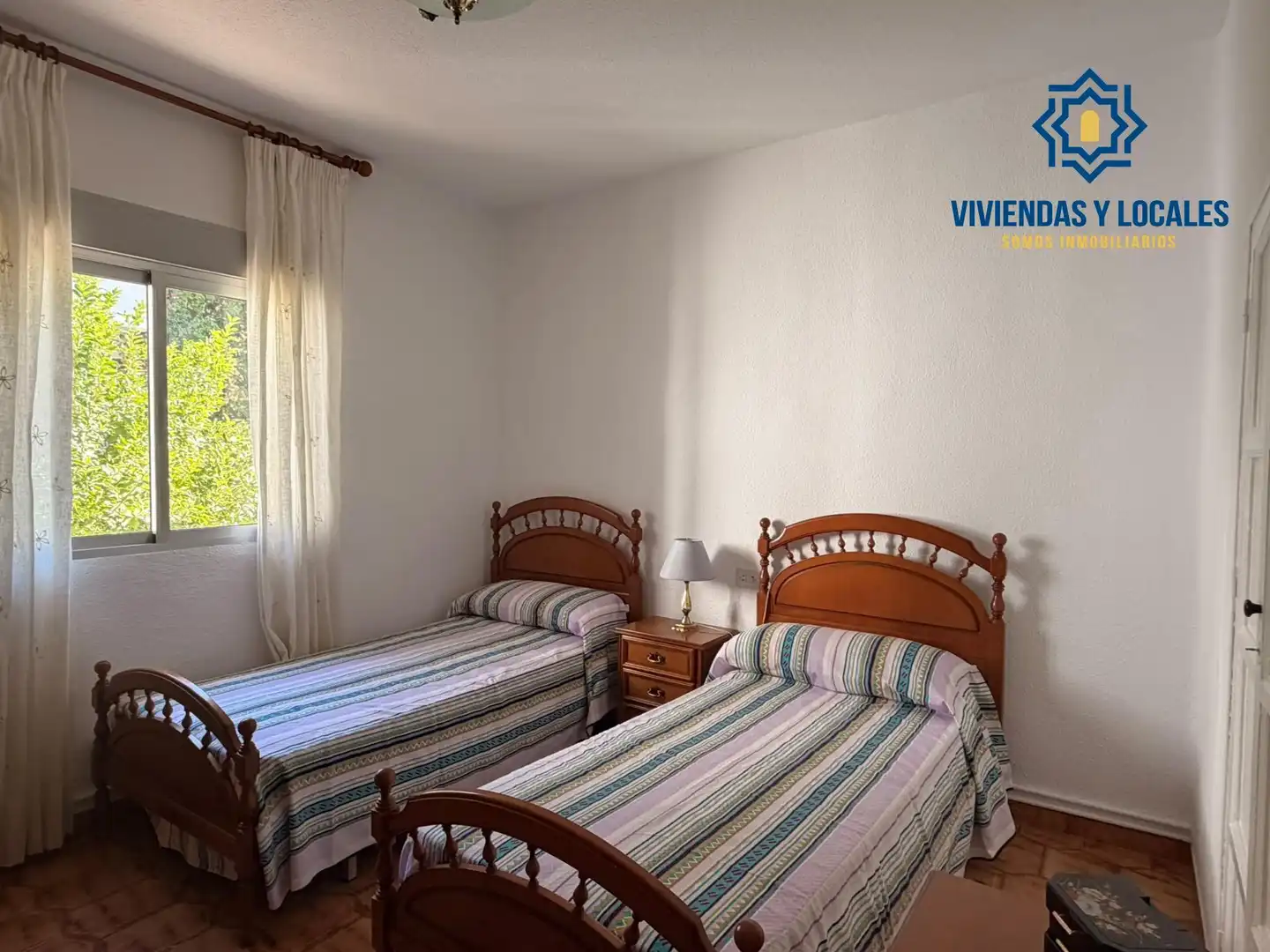 Habitación de Casa o chalet de alquiler en Granada con Jardín privado, Terraza y Amueblado