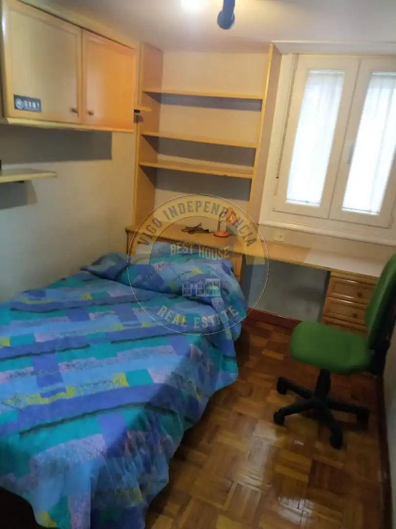 Piso de alquiler en Calle TORRECEDEIRA, Berbés - Peritos