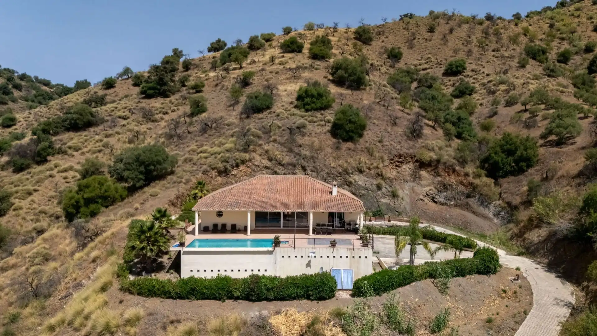 Vista exterior de Finca rústica en venda en Cártama amb Aire condicionat, Traster i Piscina