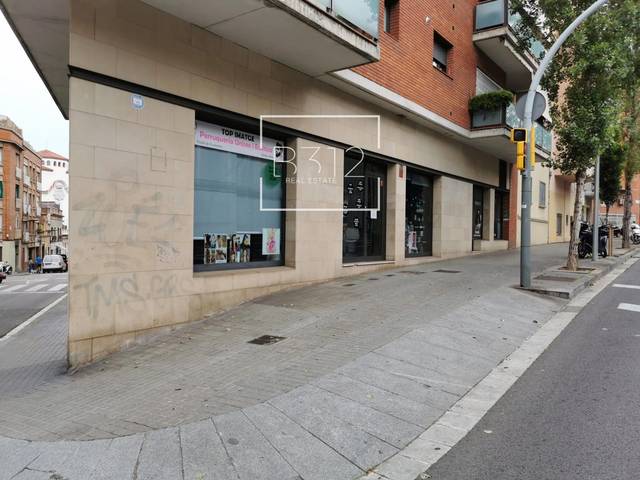 Local comercial en Venta en Llivia en El Guinardó