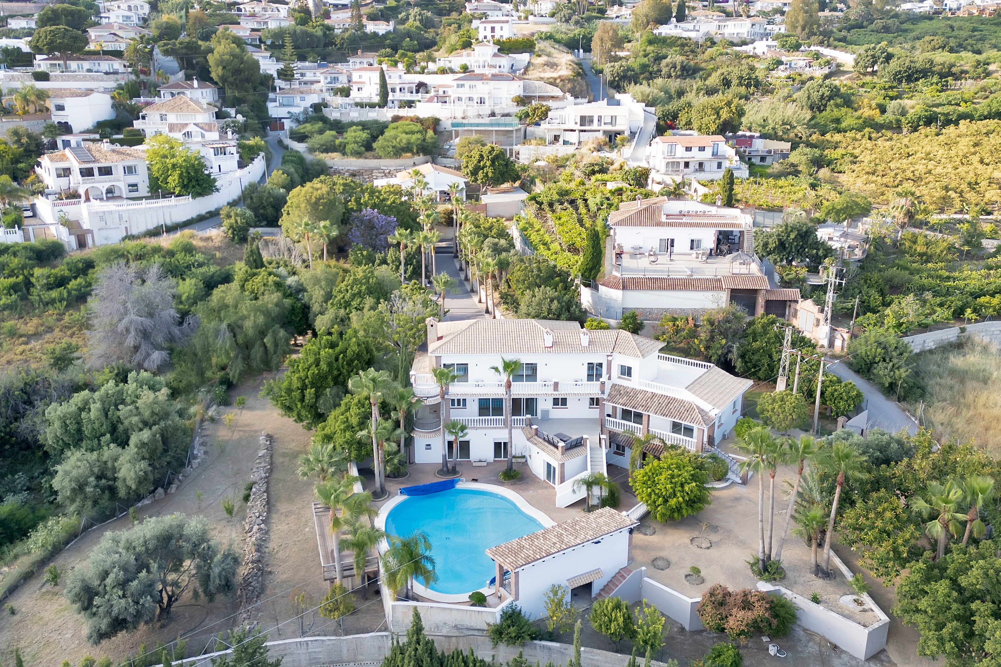 Vista exterior de Casa o xalet en venda en Benalmádena amb Calefacció, Jardí privat i Terrassa