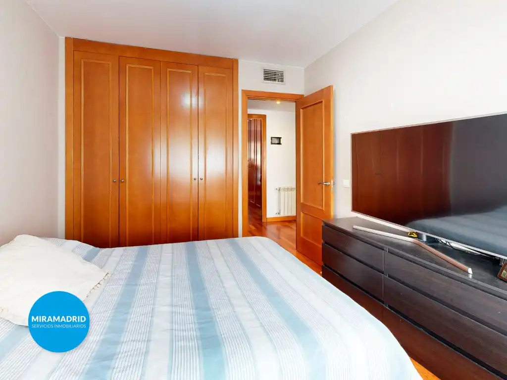 Bedroom of Detached homes for sale in Paracuellos de Jarama  with Air Conditioner and Swimming Pool