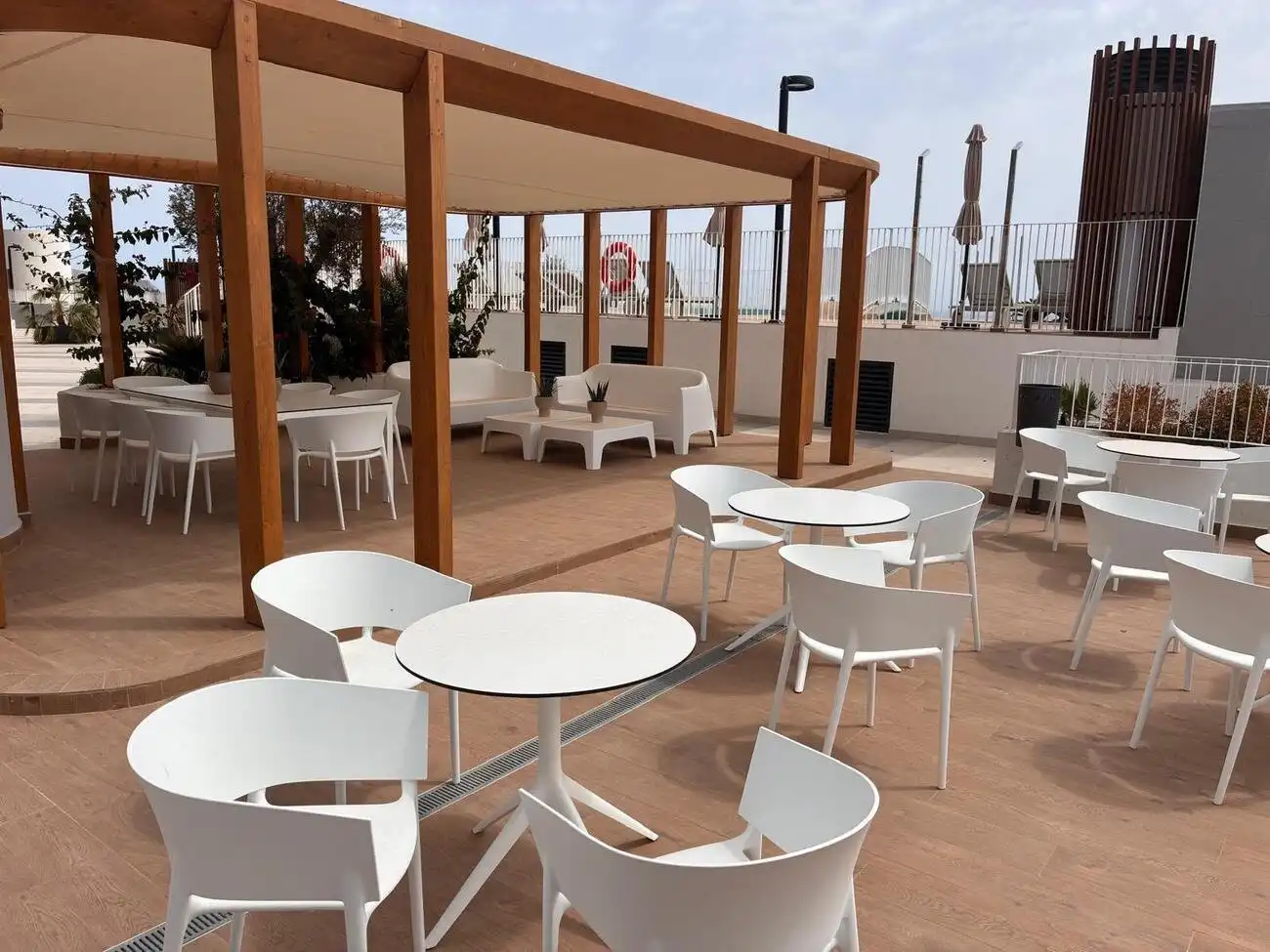 Terrasse von Wohnungen zum Verkauf in Lorca mit Klimaanlage, Privatgarten und Schwimmbad