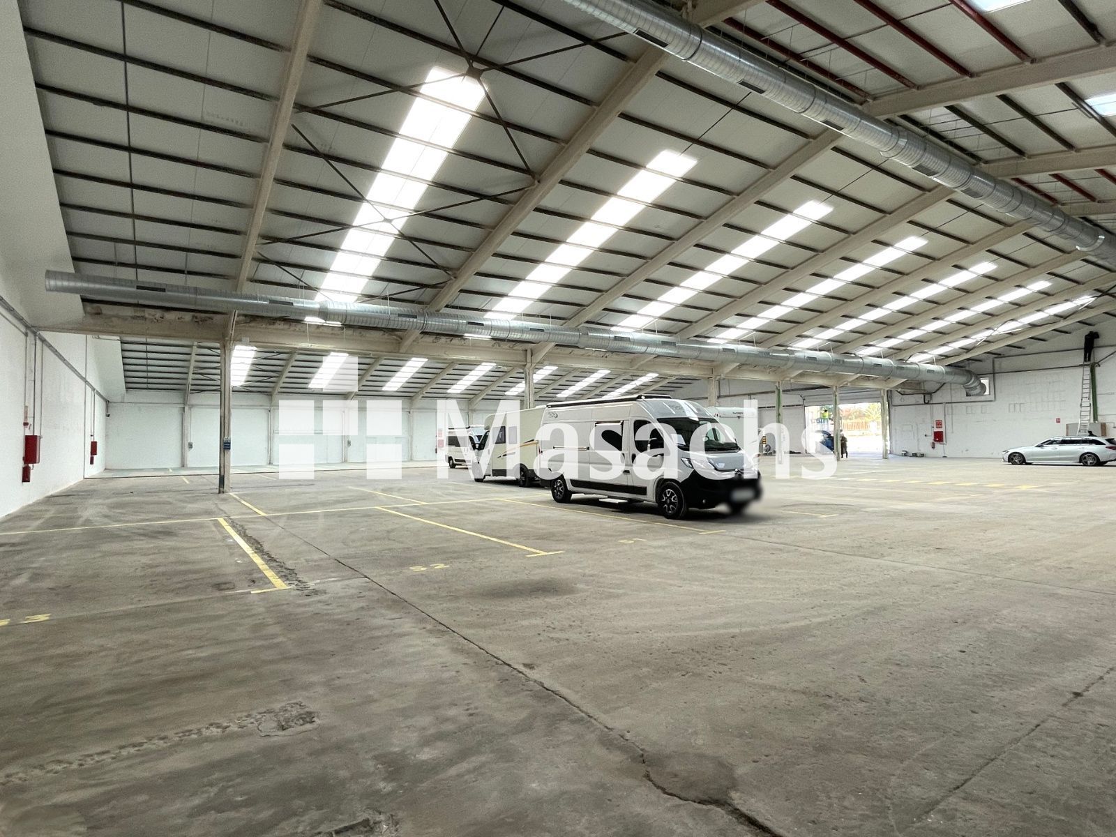 Aparcament de Nau industrial de lloguer en Terrassa amb Alarma