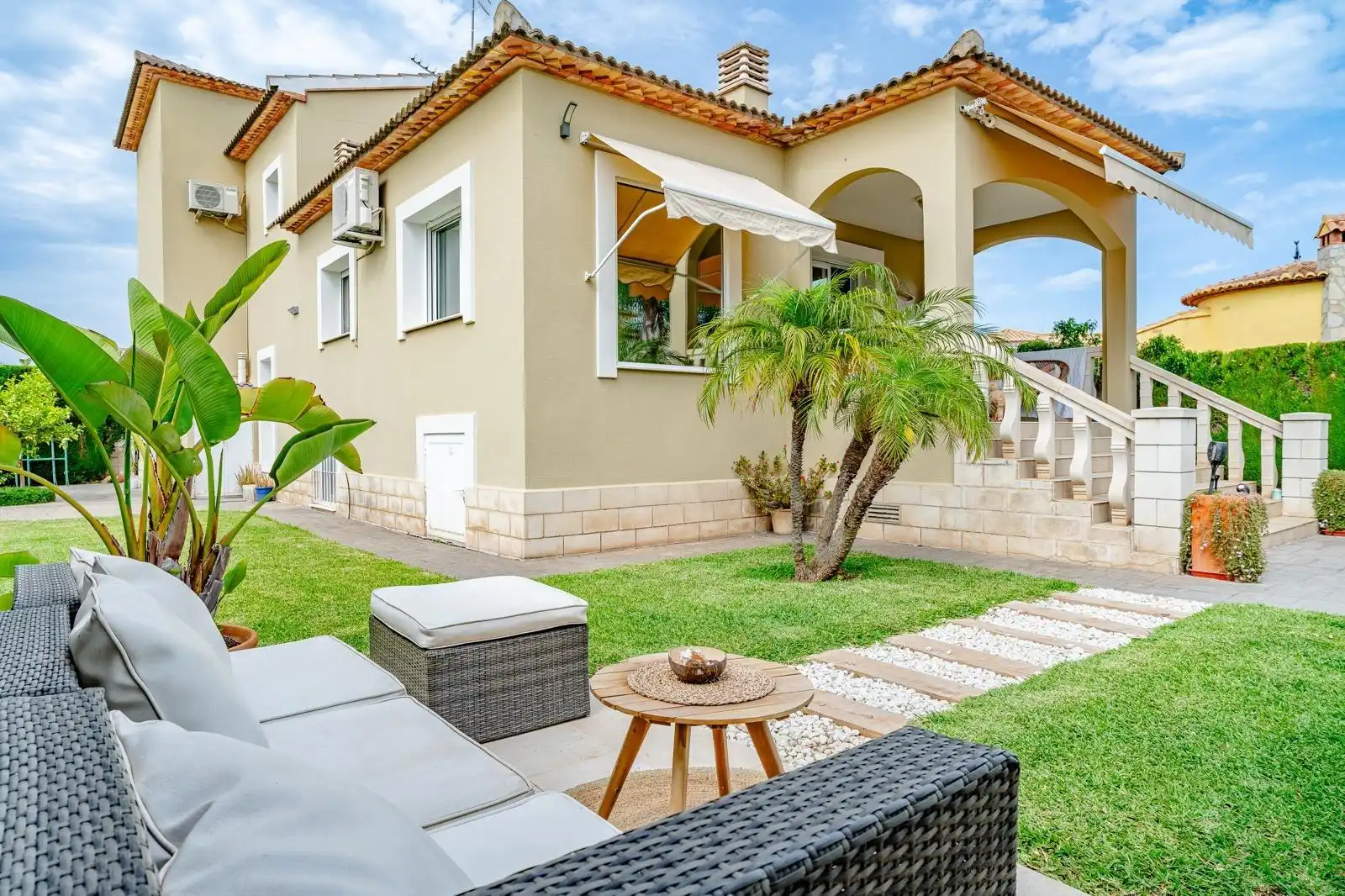 Casa o chalet de alquiler en Les Bovetes - La Felicidad