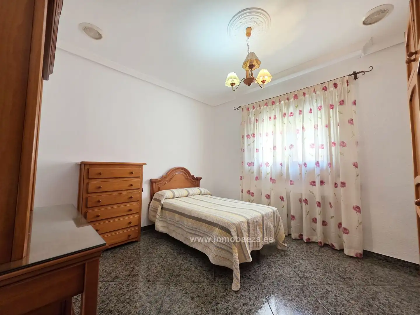 Habitación de Piso en venta en Ibros con Aire acondicionado y Balcón
